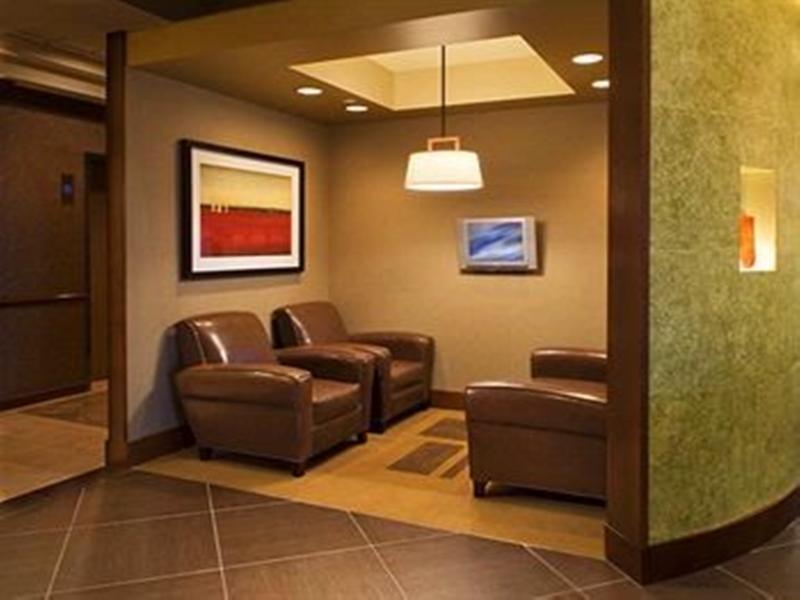 Comfort Suites Milwaukee West Exterior photo
